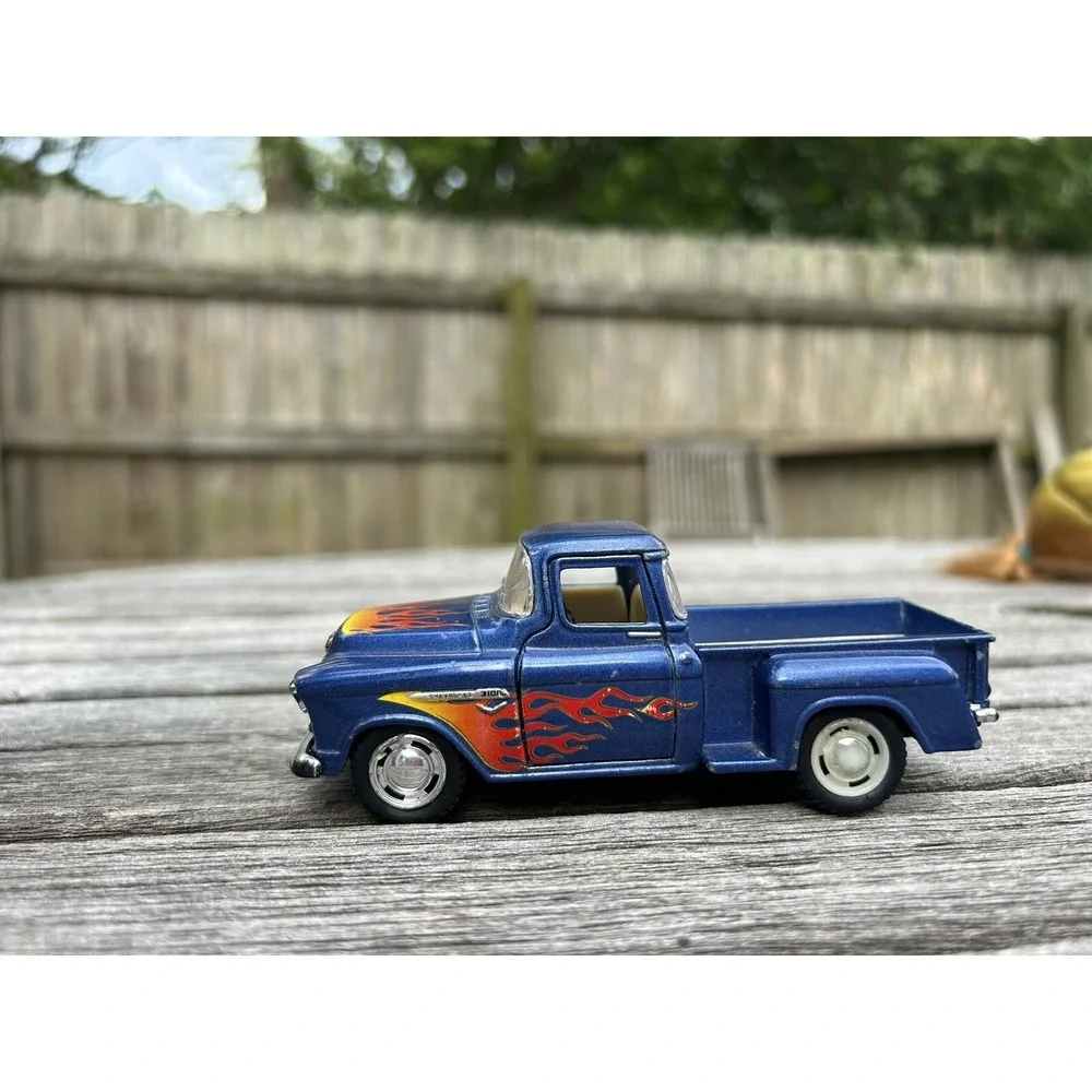 Kinsmart 1955 Chevy Stepside‎ Pick-Up 1:32 Scale KT5330